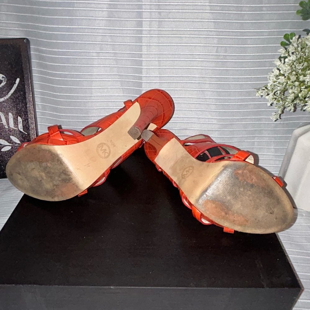 Michael by Michael Kors orange snake skin leather stilettos 8 1/2M - Picture 5 of 7